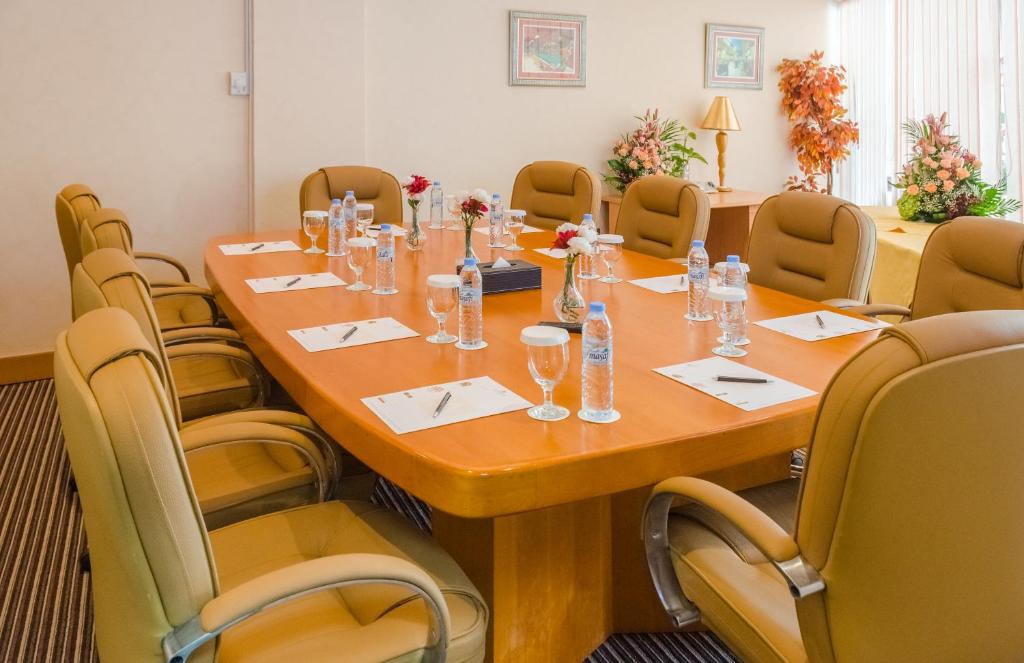 اتاق جلسه هتل Avenue Hotel