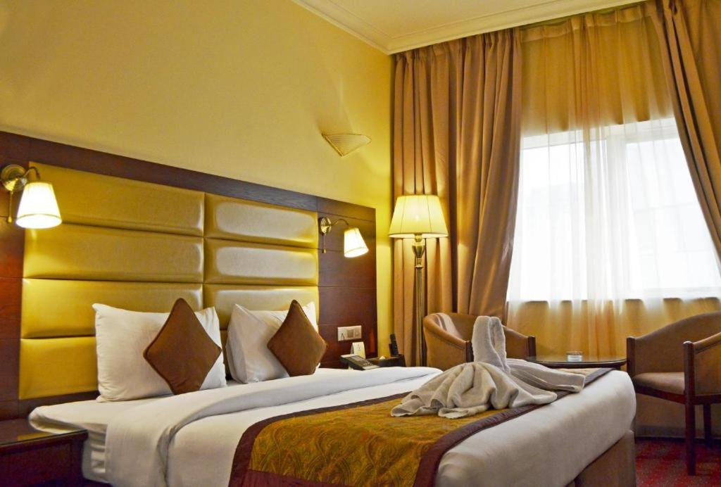 اتاق هتل Orchid Hotel