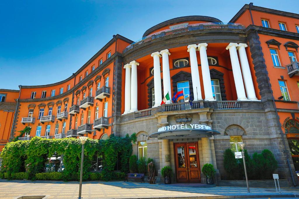 GRAND HOTEL (TULIP) Hotel